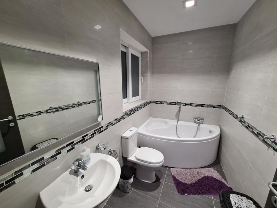 St Julians Central 2 Bedroom Apartment Saint Julian's Ngoại thất bức ảnh